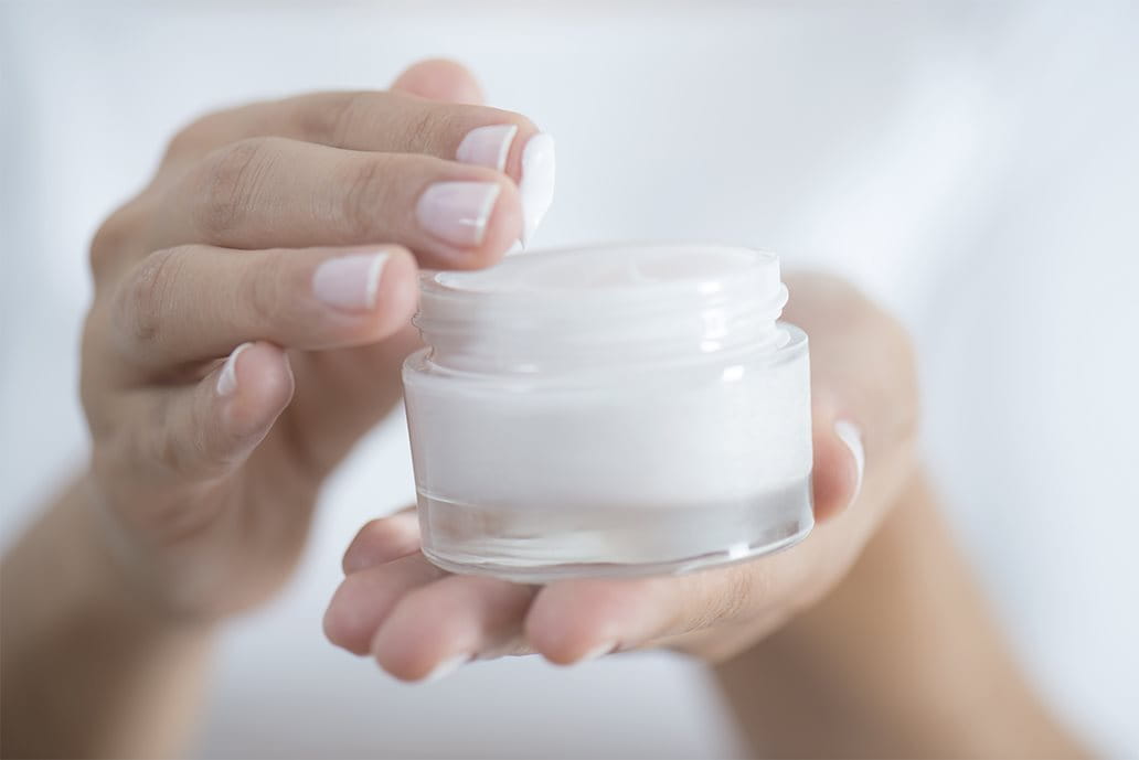 Urea nei Cosmetici: proprietà, usi e prodotti | Eucerin